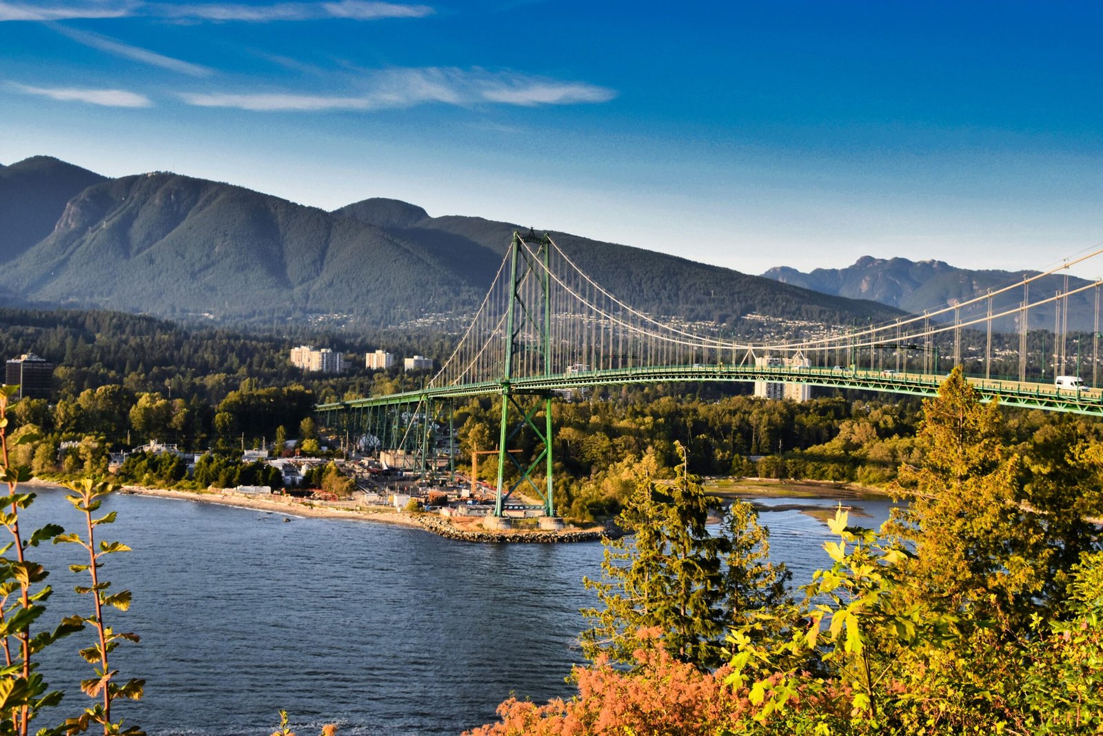 Vancouver Travel Guide: Top 10 Attractions, Best Restaurants, Local Foods and 10 Popular Cafés